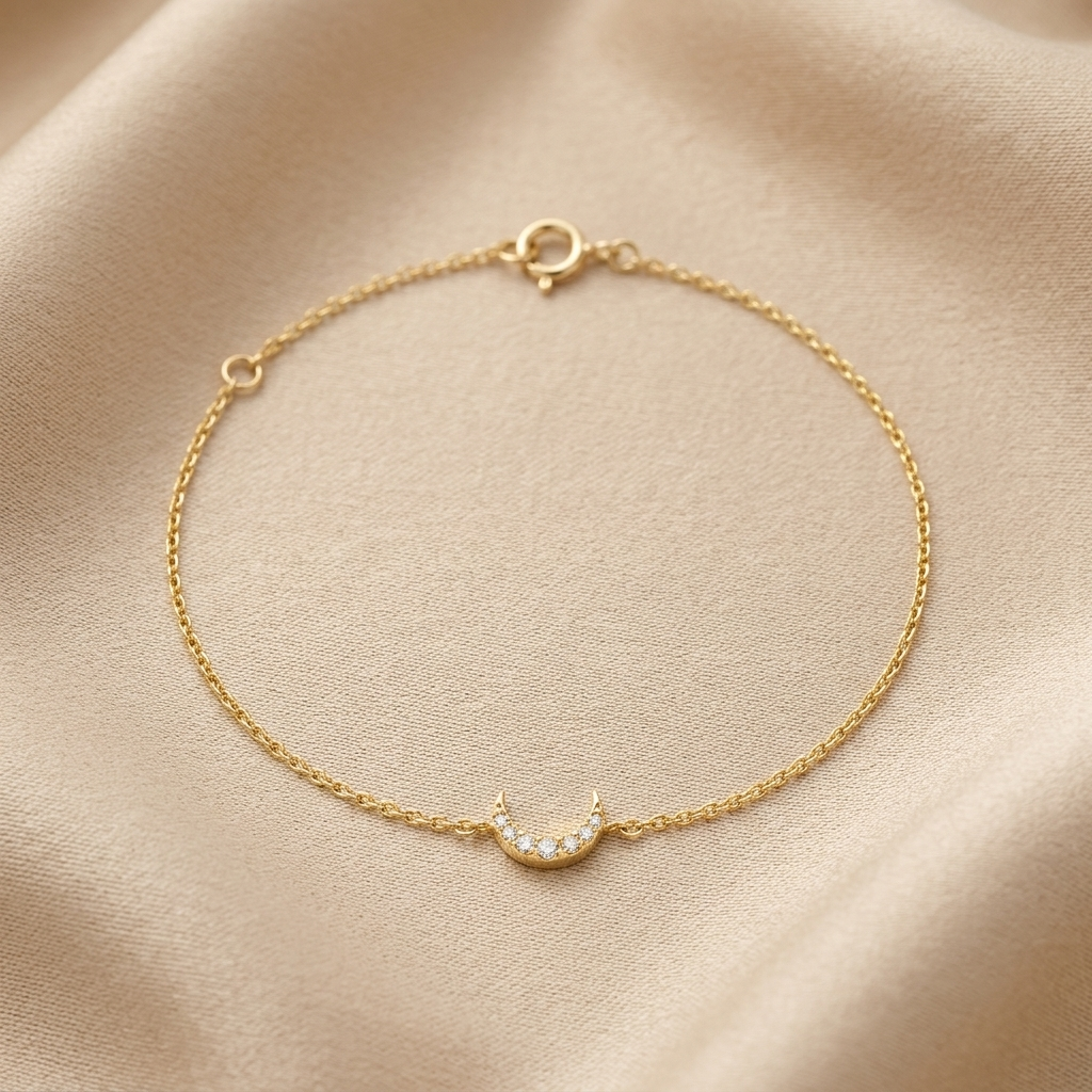 pavรฉ diamond crescent moon chain bracelet