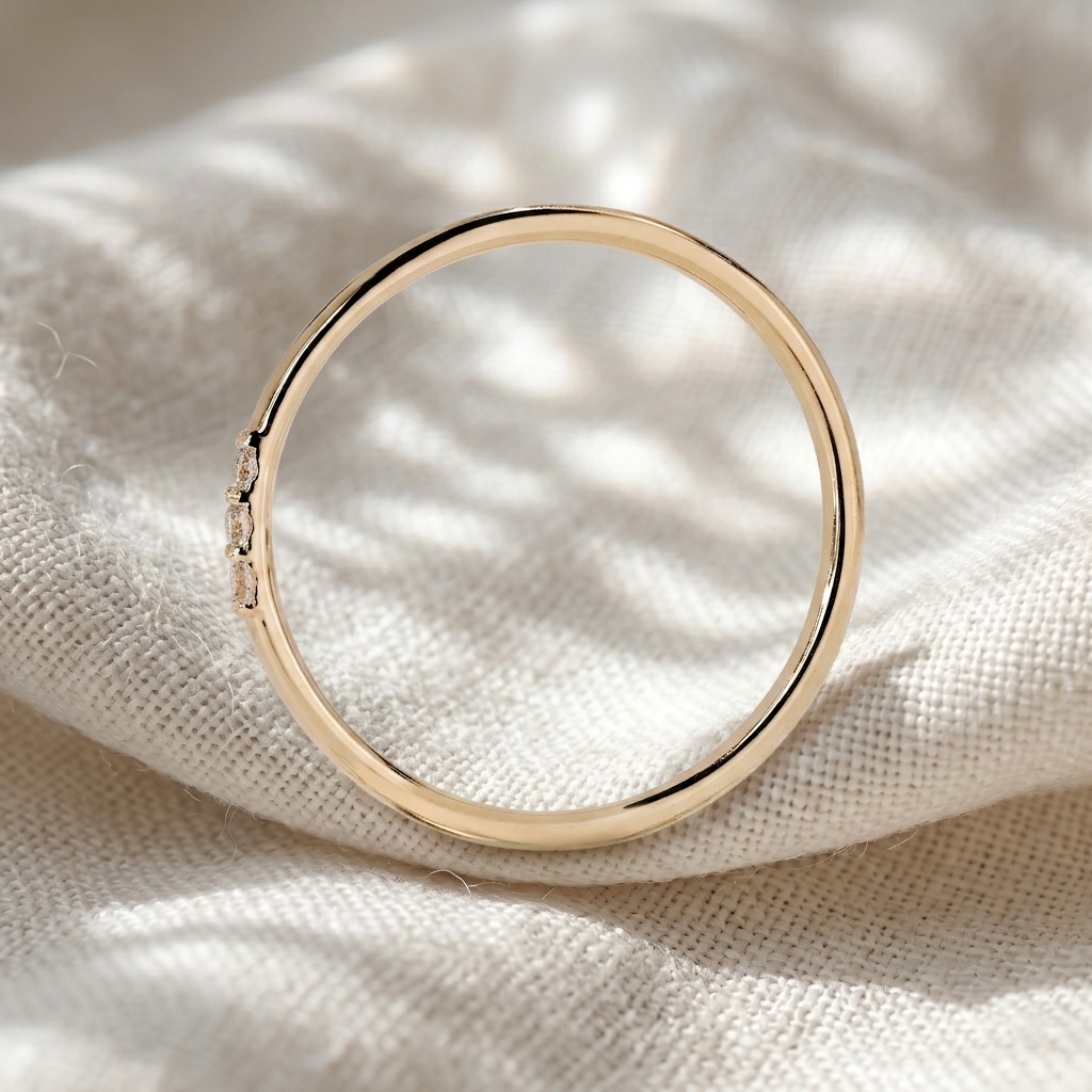 round cut 3 stone diamond wedding band
