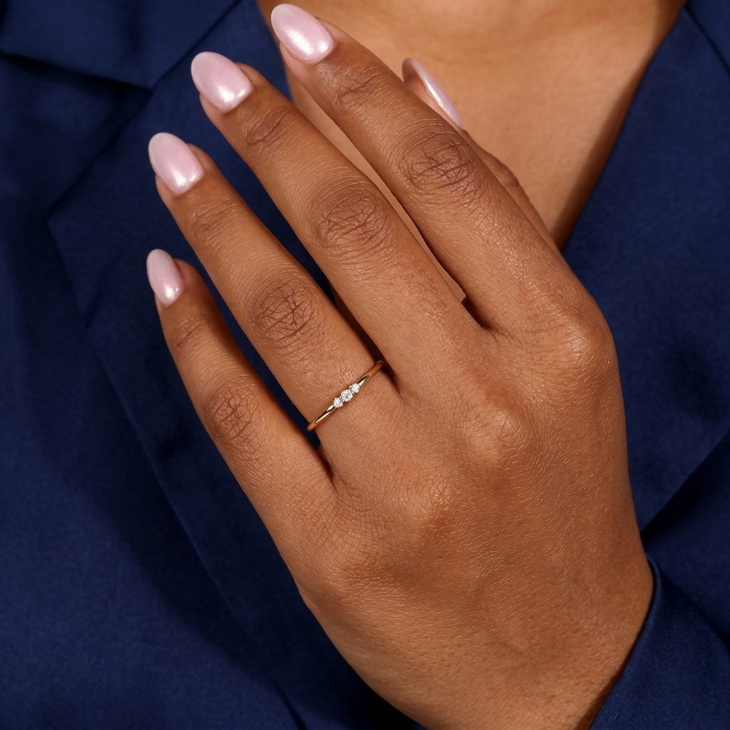 round cut 3 stone diamond wedding band
