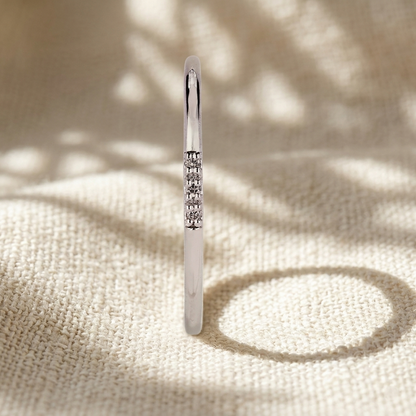 Round Diamond Minimalist Wedding Band