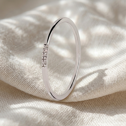 Round Diamond Minimalist Wedding Band