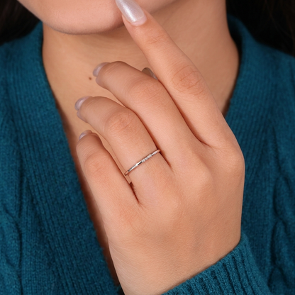 Round Diamond Minimalist Wedding Band