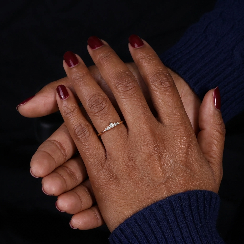 graduated five-stone diamond tiara band in gold
