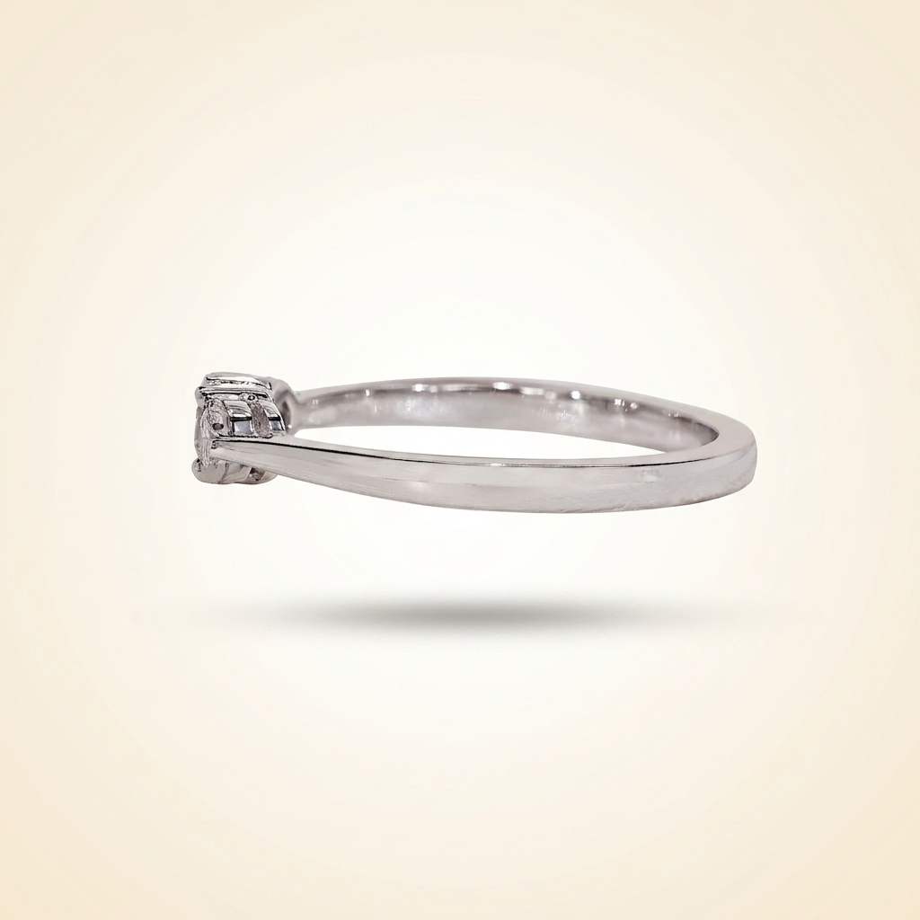 three-stone round diamond shared-prong band
