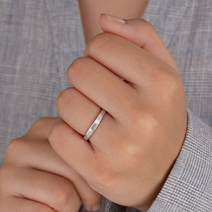 Single Flush-Set Baguette Diamond Solitaire Band