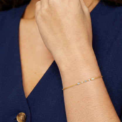 Multi-Shape Diamond Cluster Chain Bracelet in Gold