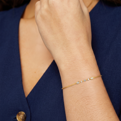 Multi-Shape Diamond Cluster Chain Bracelet in Gold