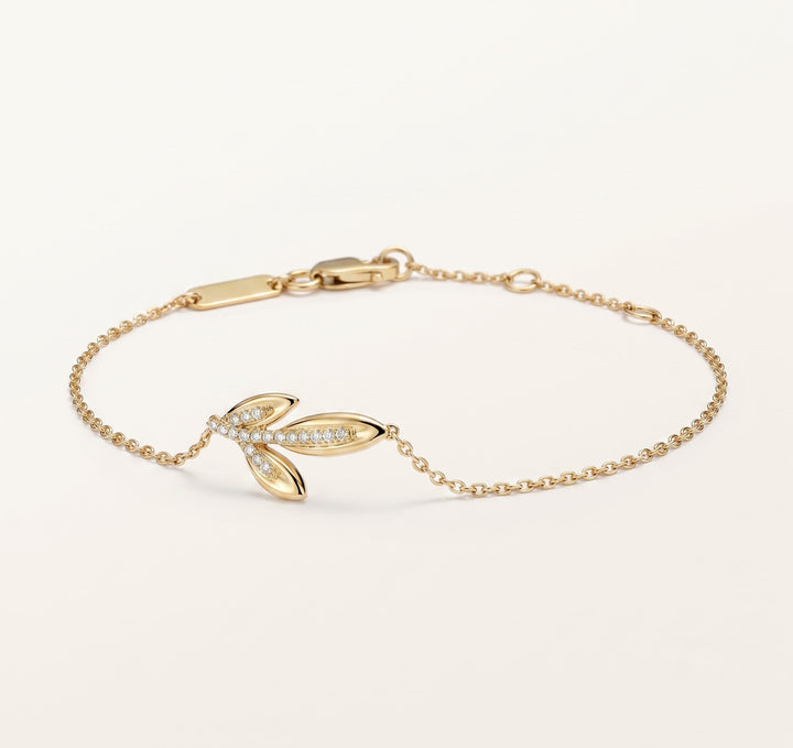 Pavé Diamond Olive Branch Chain Bracelet in Gold