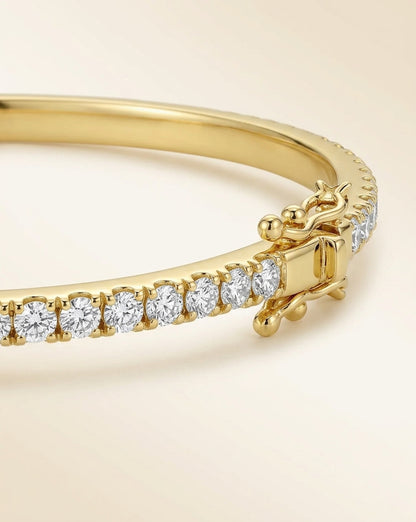 Lab Grown Round Diamond Shared Prong Line Bangle