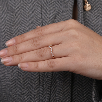 Curved Graduated Round Diamond Contour Wedding Band