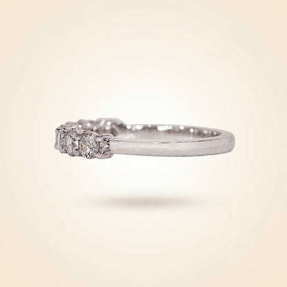 Seven-Stone Round Cut Diamond Band