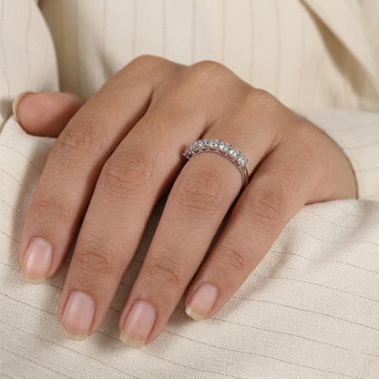 Seven-Stone Round Cut Diamond Band