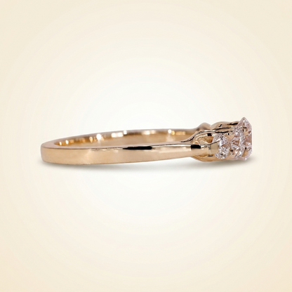Five-Stone Graduated Round Cut Diamond Band