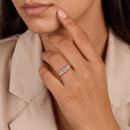 Five-Stone Graduated Round Cut Diamond Band
