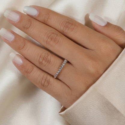 Graduated Round Cut Diamond Half-Eternity Band