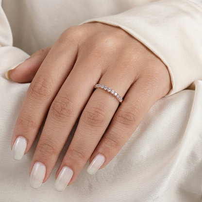 Graduated Round Cut Diamond Half-Eternity Band