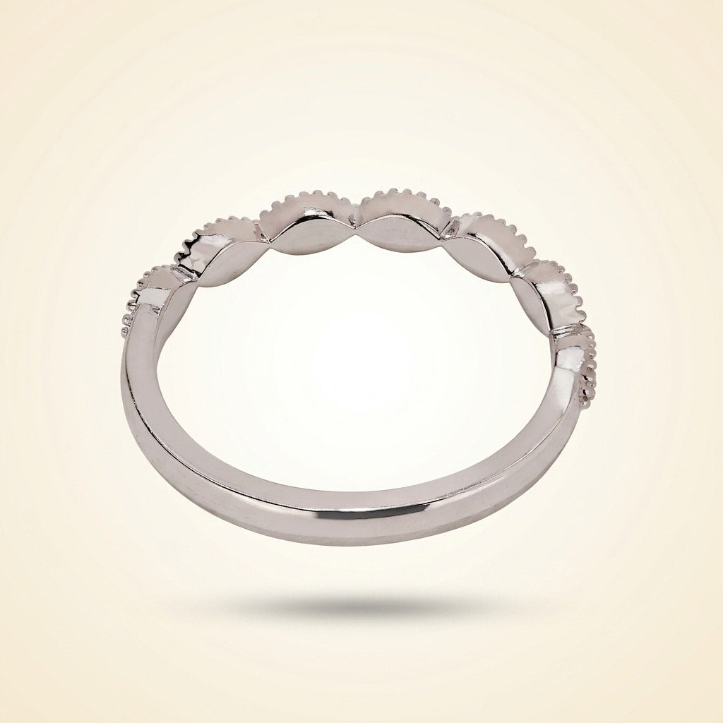 vintage-inspired round diamond band