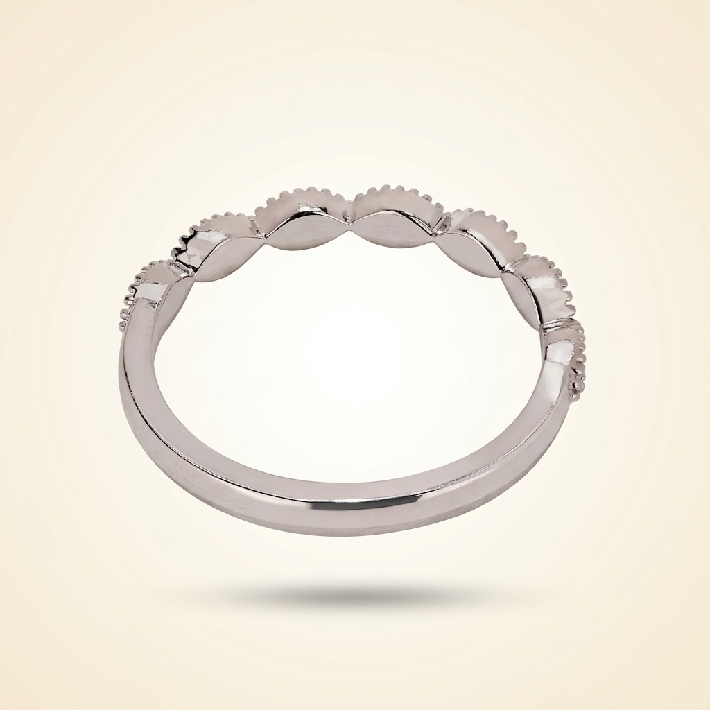 vintage-inspired round diamond band