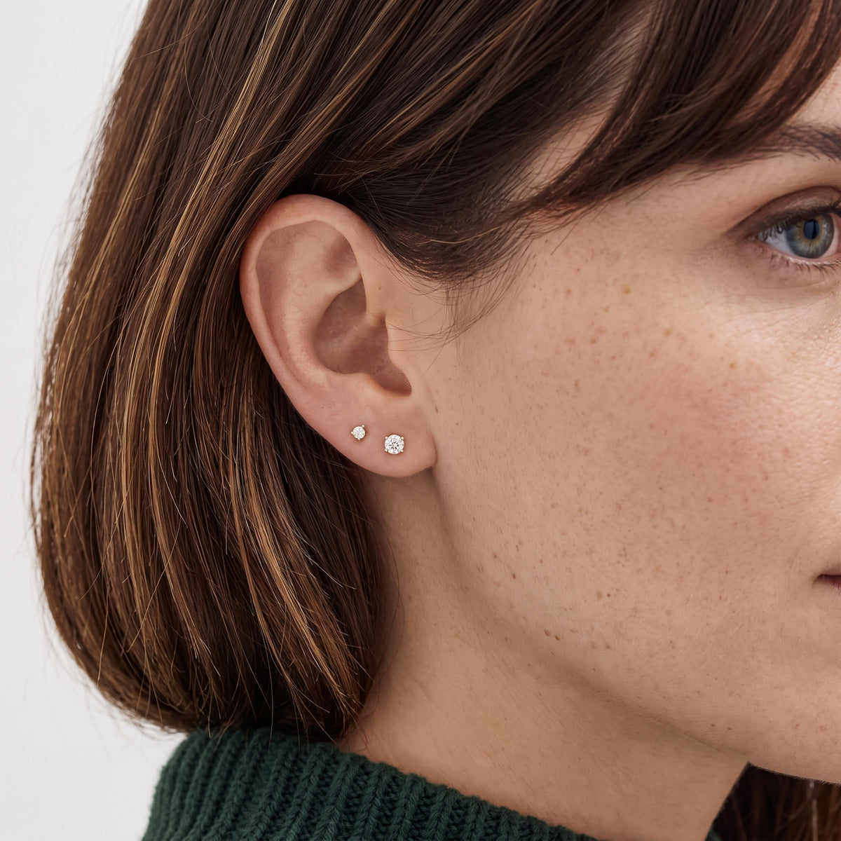 three-prong round diamond martini stud earrings
