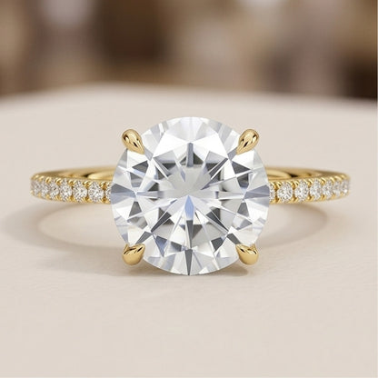 Round Lab Grown Diamond Pavé Engagement Ring in Gold – Four Prong Solitaire with Hidden Halo