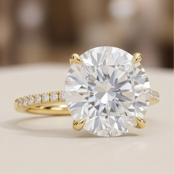Round Lab Grown Diamond Pavé Engagement Ring in Gold – Four Prong Solitaire with Hidden Halo