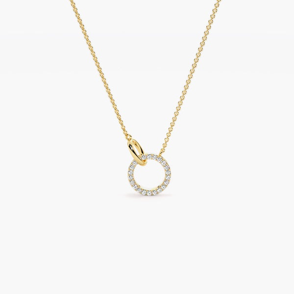lab grown diamond circle pendant necklace in yellow gold