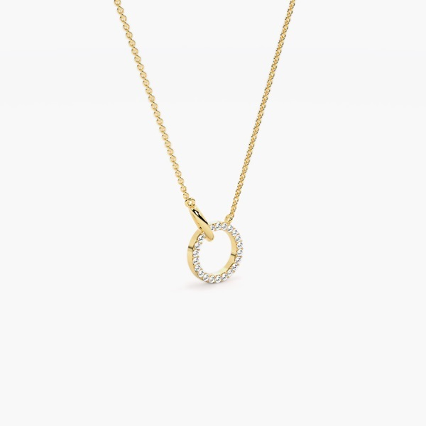lab grown diamond circle pendant necklace in yellow gold