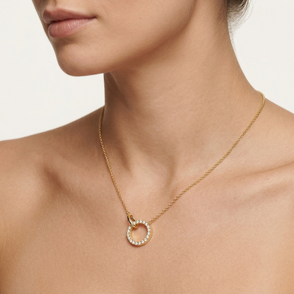Lab Grown Diamond Circle Pendant Necklace in Yellow Gold